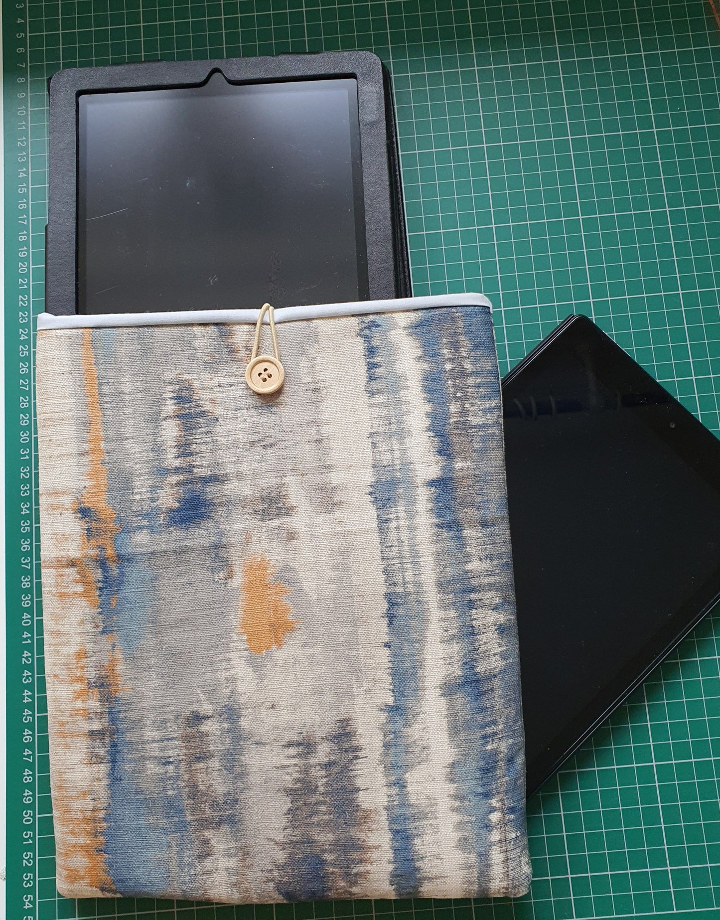 Handmade Padded Book Pouch, Kindle Pouch, Tablet Sleeve, Book Lovers Gift, e-Reader