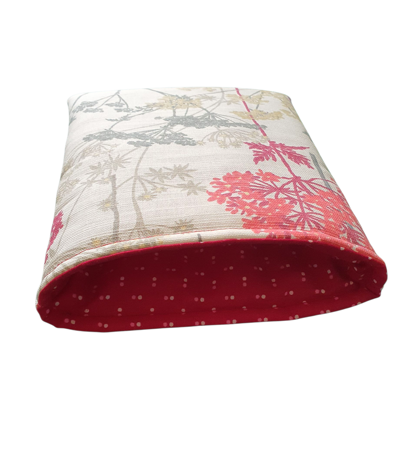 The padded Book Pouch is padded with wadding and lined with complementing patterned fabric in a claret/ruby colour.