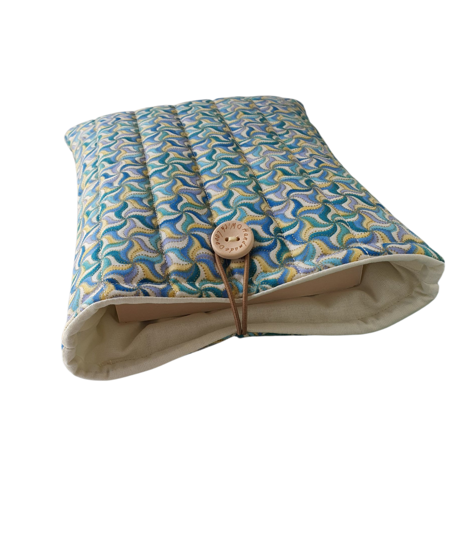 The padded Book Cover will protect paperbacks as well as medium hardbacks from wear and tear whilst being carried on the go.
