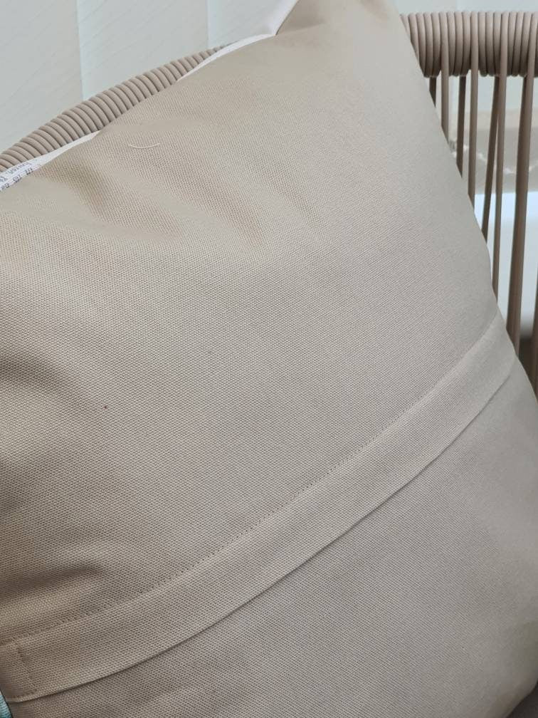 Classic Car Lovers Gift - Handmade Zipped Cushion Cover (18x18)