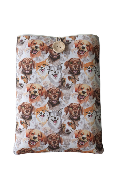 Handmade padded Book Pouch made with lovely dog fabric and would be an ideal Book Lovers Gift if they love dogs as well.