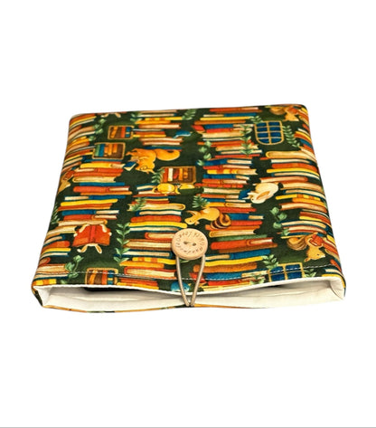 The device in the Kindle Pouch photo is not included and is for illustrative purposes only.