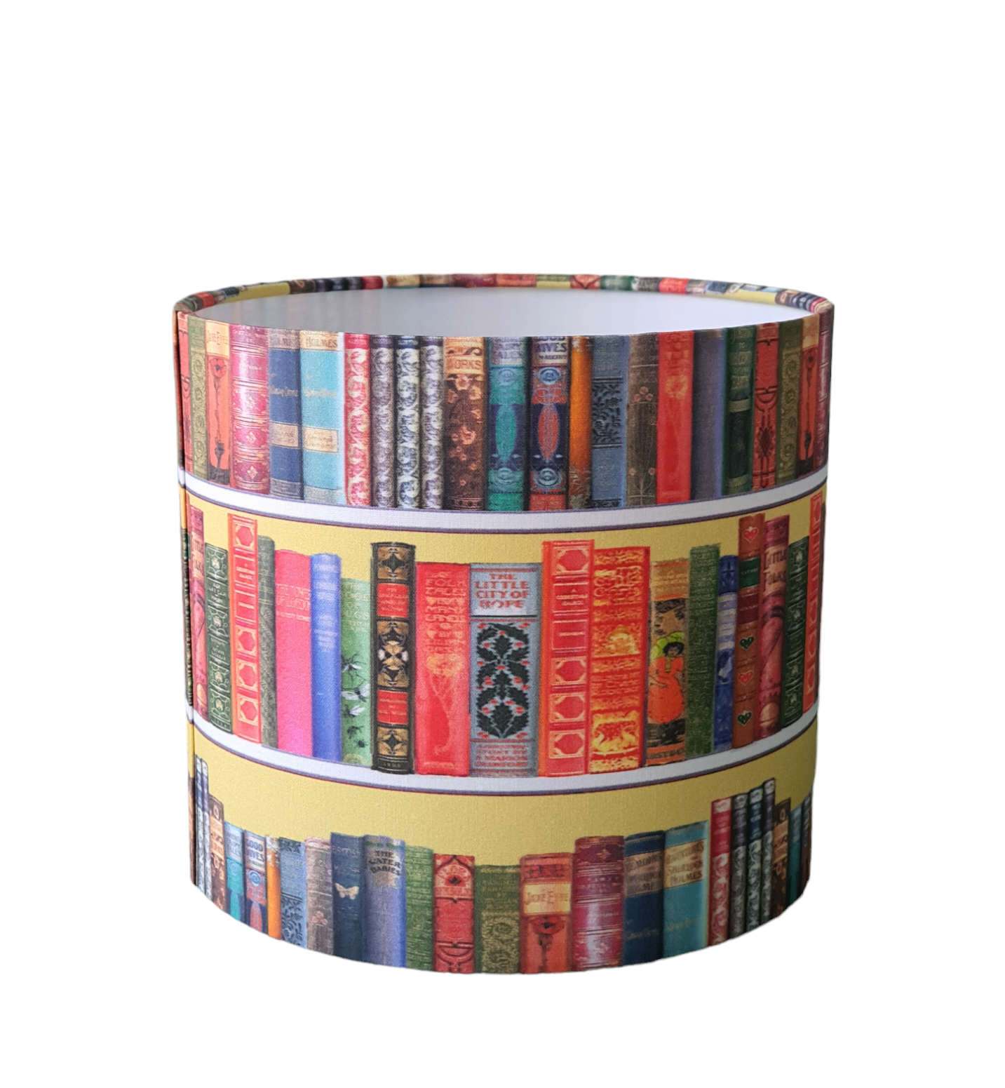 The drum shade is supplied with a standard UK fitting which can be removed to convert to a European fitting.
